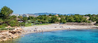 Mediterranean family vacation 1min from the beach