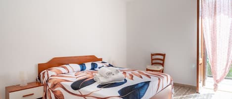 2 chambres, fer et planche Ă repasser, accĂšs Ă Internet, literie fournie