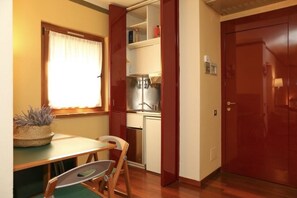 Dining - GuestHost - Apartment near Piazza Castello Turin (Turin)