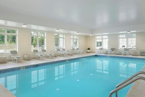 Piscine intérieure