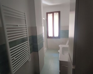 Chuveiro, secador de cabelo