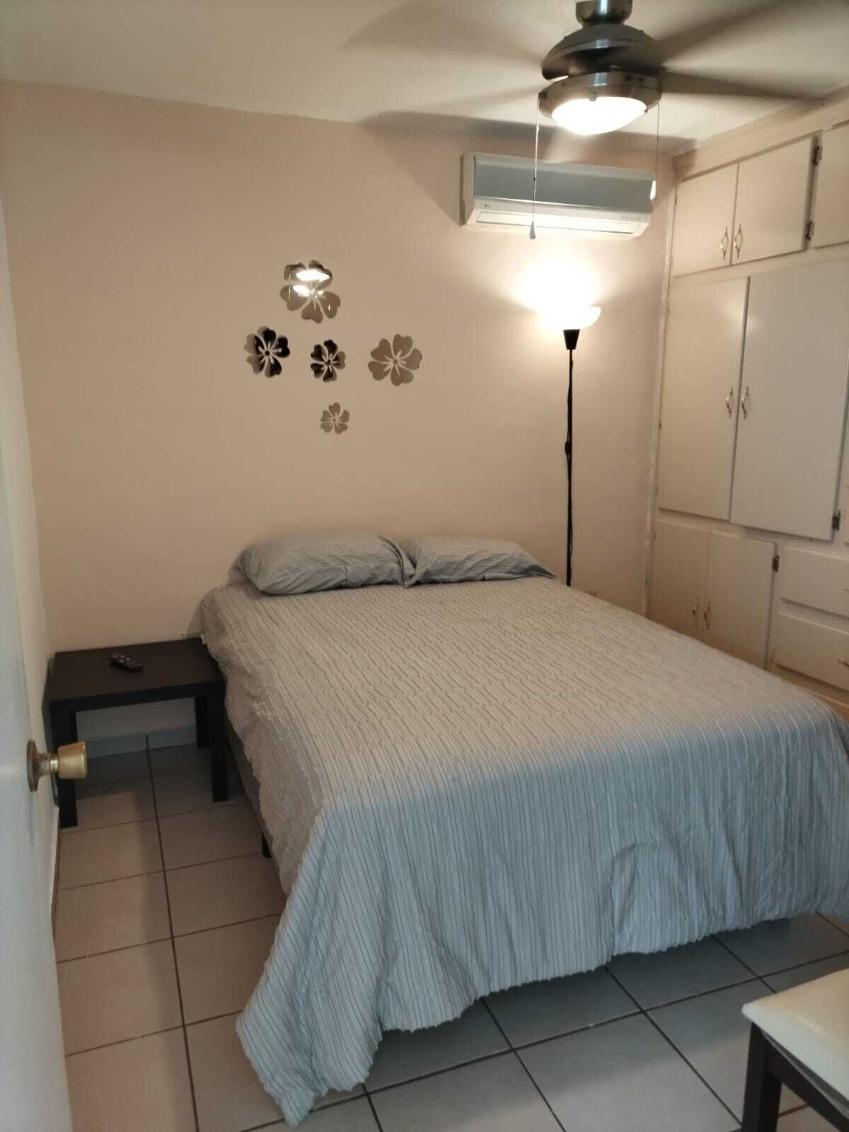 2 chambres, fer et planche à repasser, Wi-Fi, draps fournis