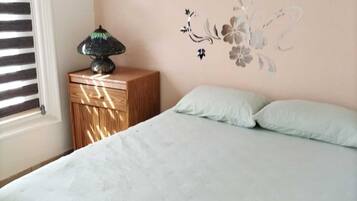 2 chambres, fer et planche Ă repasser, Wi-Fi, draps fournis