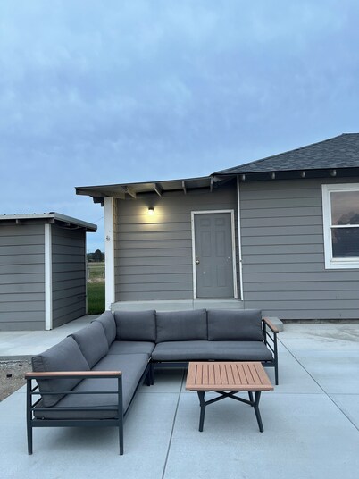Spacious Private Country Getaway!