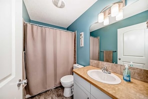 Towels, soap, shampoo, toilet paper