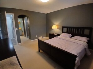 4 bedrooms, free WiFi, bed sheets