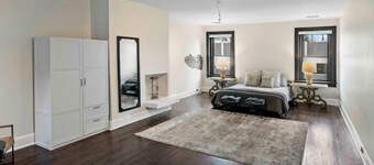 Steps to Market Square | Sleeps 12 Guests!