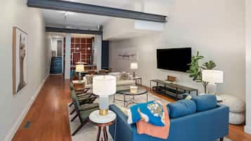 Smart-TV og stereoanlegg