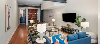 2 Min to Market Square & Gay st - 5 min to Neyland Pool Table