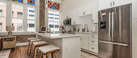 Refrigerador, horno, parrilla de estufa y lavavajillas