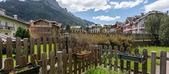 Nice ground floor apartment in Pozza di Fassa