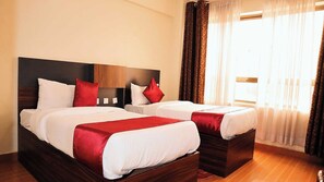 Chambre Deluxe avec lits jumeaux, vue sur la ville | AccĂšs au Wi-Fi (inclus), literie fournie