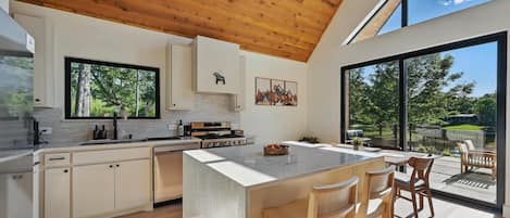 微波炉、烤箱、炉灶、洗碗机