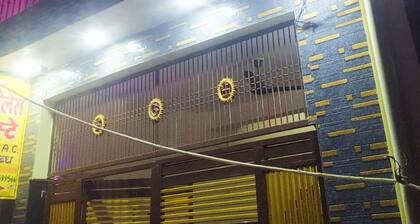 Hotel Ajaya Varanasi