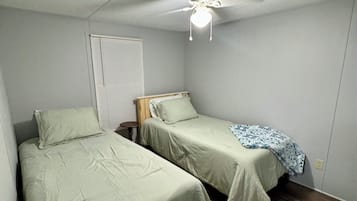3 bedrooms, WiFi, bed sheets