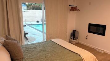 1 habitación, tabla de planchar con plancha, wifi gratis y ropa de cama