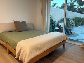 1 غرفة نوم ومكواة/لوح كي وواي فاي مجانًا وملاءات أسرّة