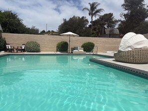 Outdoor pool - Cozy casita nestled in Laketree Estates, 5 min walk to Monserate Winery. (Fallbrook)