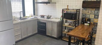 Warm 2BR Nadi Home – King Bed & Kitchen, Near Shops, Calm & Cozy Stay