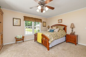 4 habitaciones, escritorio, tabla de planchar con plancha y wifi gratis