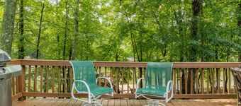 Lakefront, Pet Friendly, Dock, Fireplace, Kayak, Cornhole, Grill