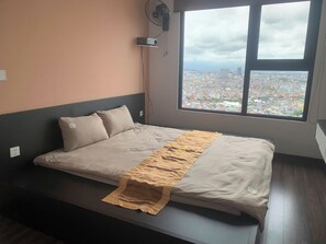 Luxury Apartment, Balcony, City View