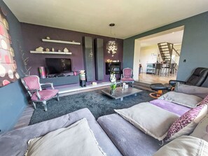 TV - La Roche Blanche by Interhome (Hillion)