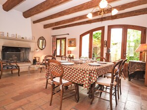 Dining - Le Jardin by Interhome (Bernis)
