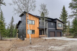 Exterior - Shadow Pines Lodge (Lead)