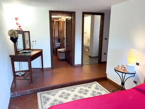 2 bedrooms, travel crib, free WiFi