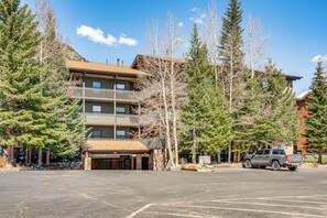 Exterior - 1/2 Mi to Dtwn Frisco: Mtn-View Condo w/ Pool! (Frisco)