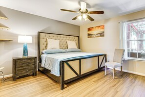4 bedrooms, iron/ironing board, Internet, bed sheets