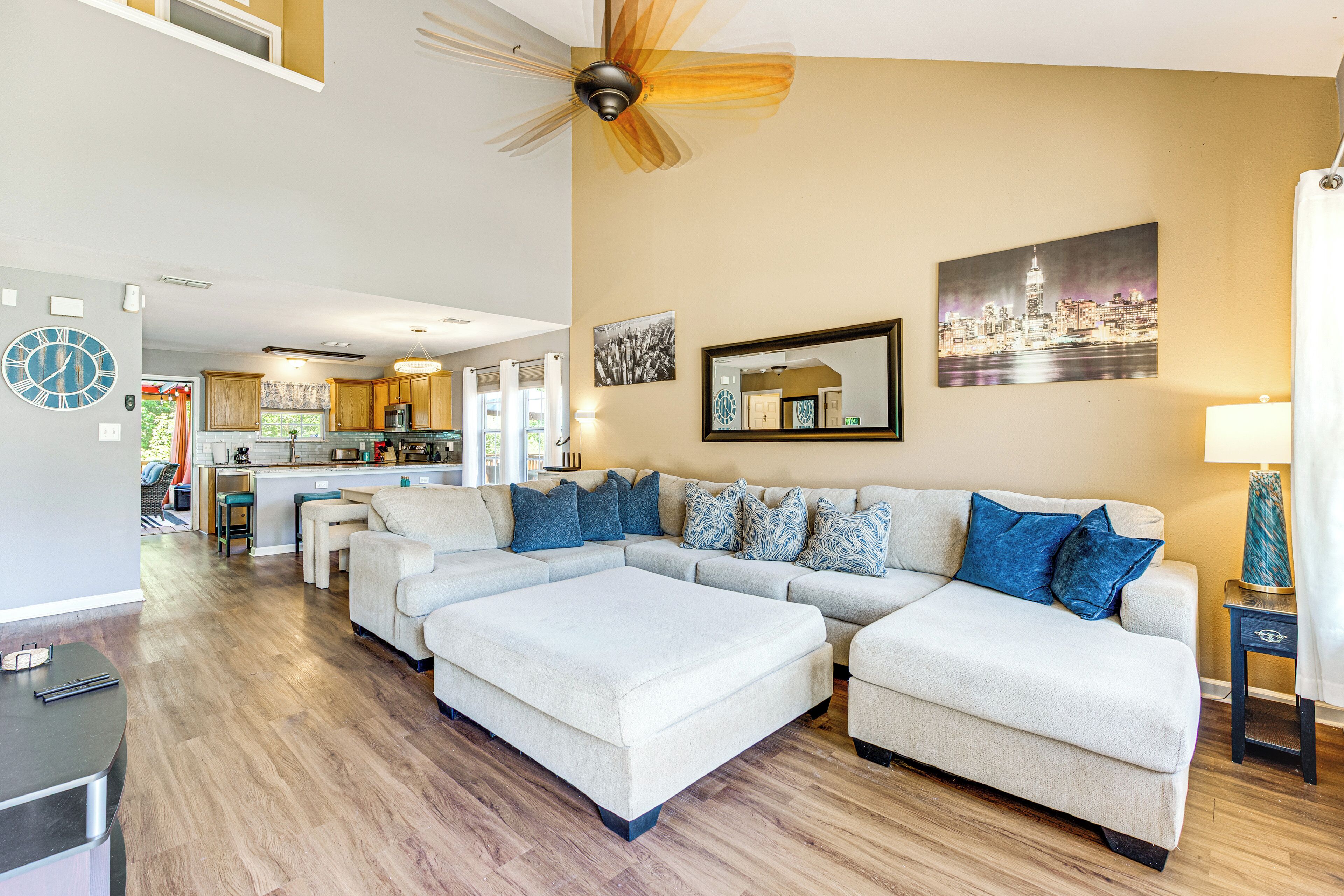 4 Mi To Fsu: Family Home W/ Pool & Yard 75-inch Tv - 탤러해시