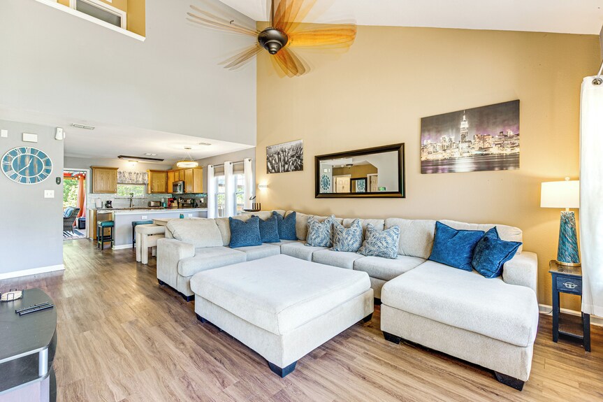 4 Mi To Fsu: Family Home W/ Pool & Yard 75-inch Tv - 탤러해시