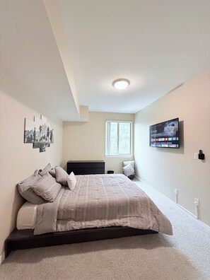 2 Schlafzimmer, Schreibtisch, Bügeleisen/Bügelbrett, kostenloses WLAN