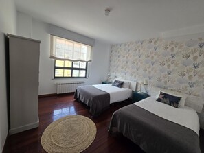2 bedrooms, iron/ironing board, bed sheets