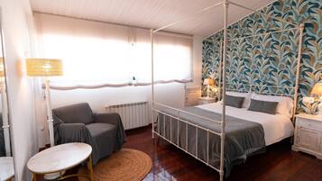 4 slaapkamers, een strijkplank/strijkijzer, beddengoed