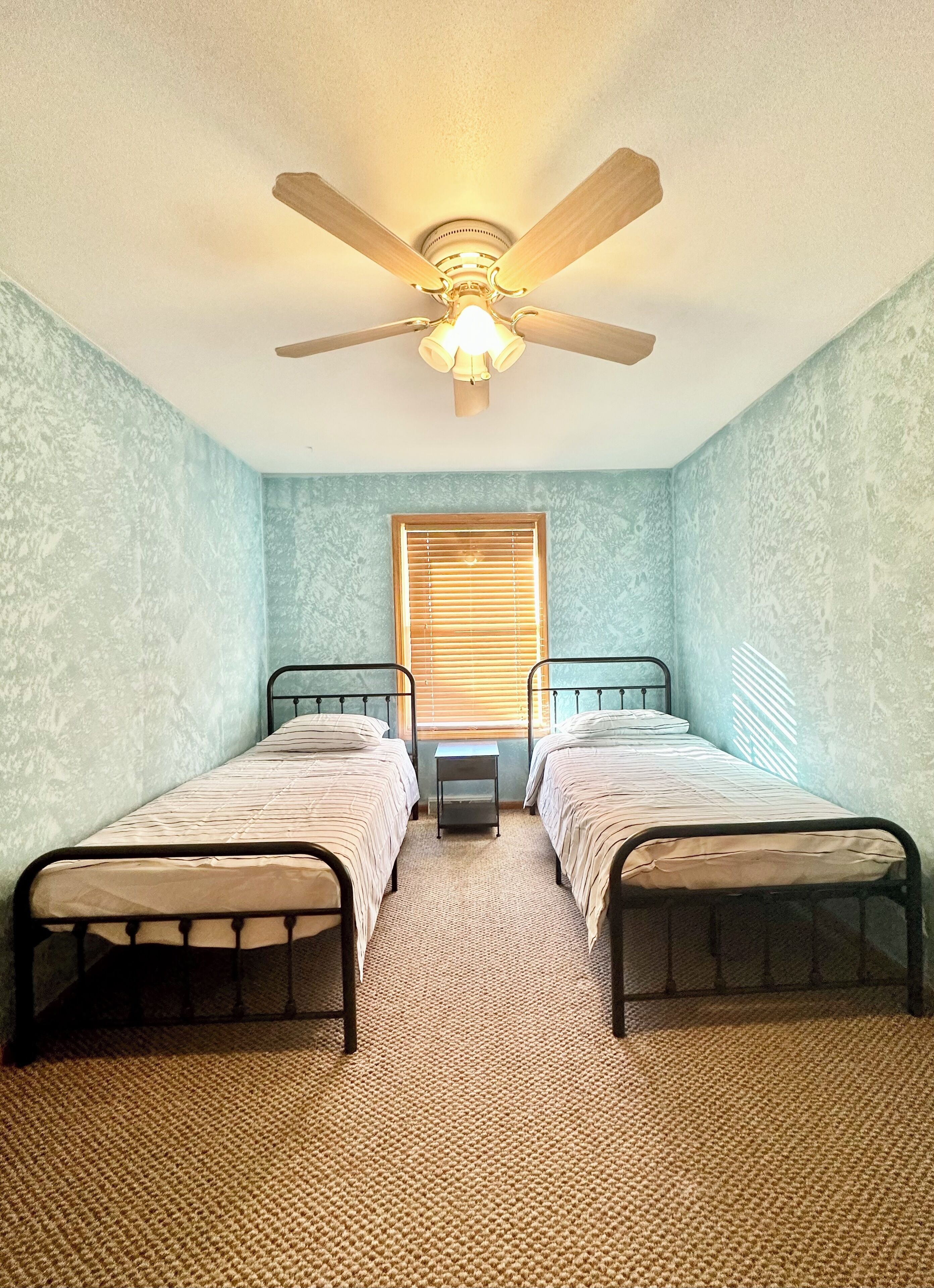 4 bedrooms, WiFi, bed sheets