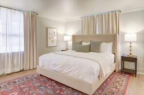 1 habitación, escritorio, tabla de planchar con plancha y wifi gratis 