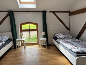 2 bedrooms, free WiFi, bed sheets