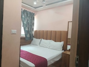 Habitación estándar doble | Escritorio, espacio para trabajar con un portátil, wifi gratis