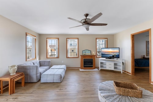 4 Bedroom Single-Family Home Near the North Wildwood Entertainment District