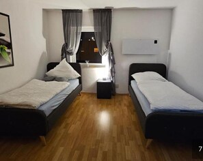 2 quartos, ferros/tábuas de passar roupa, Wi-Fi, roupa de cama