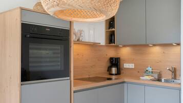 Kühlschrank, Ofen, Herdplatte, Geschirrspüler