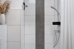 Douche, sèche-cheveux