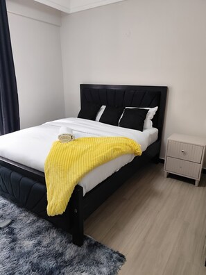 2 quartos, ferros/tábuas de passar roupa, Wi-Fi, roupa de cama