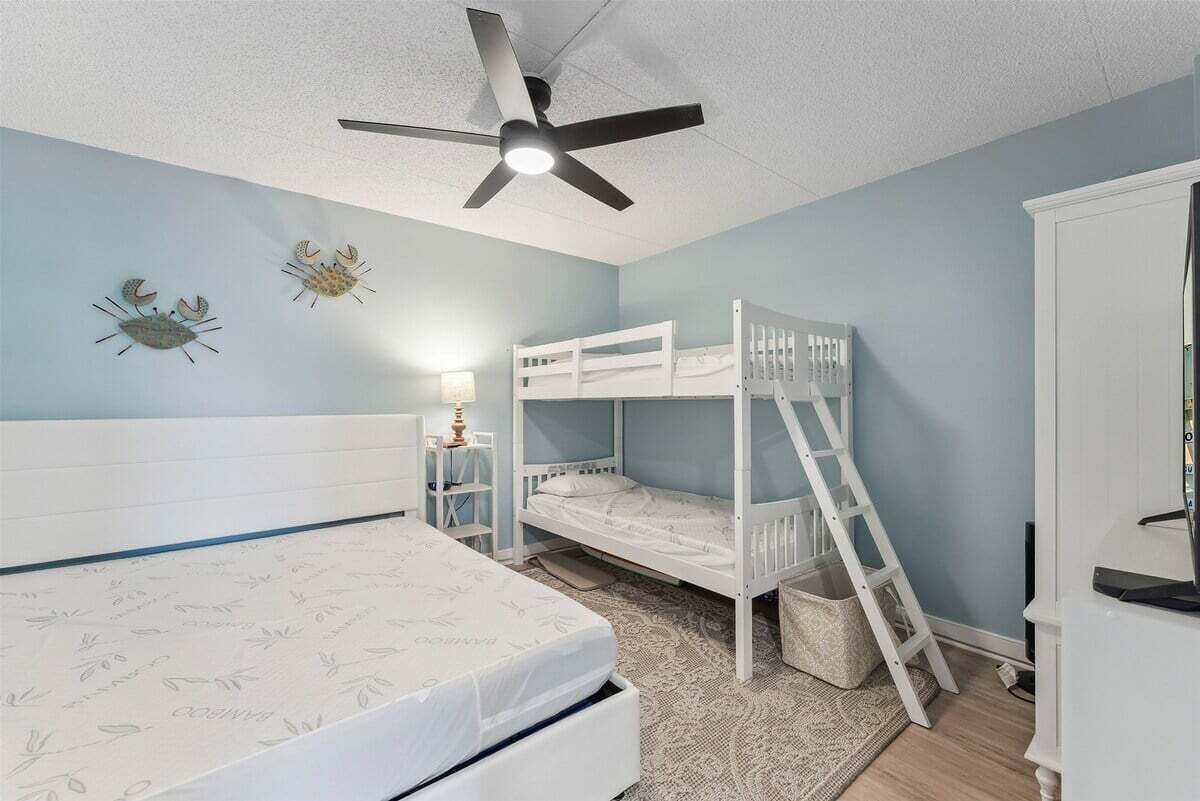 WiFi (free), bed sheets