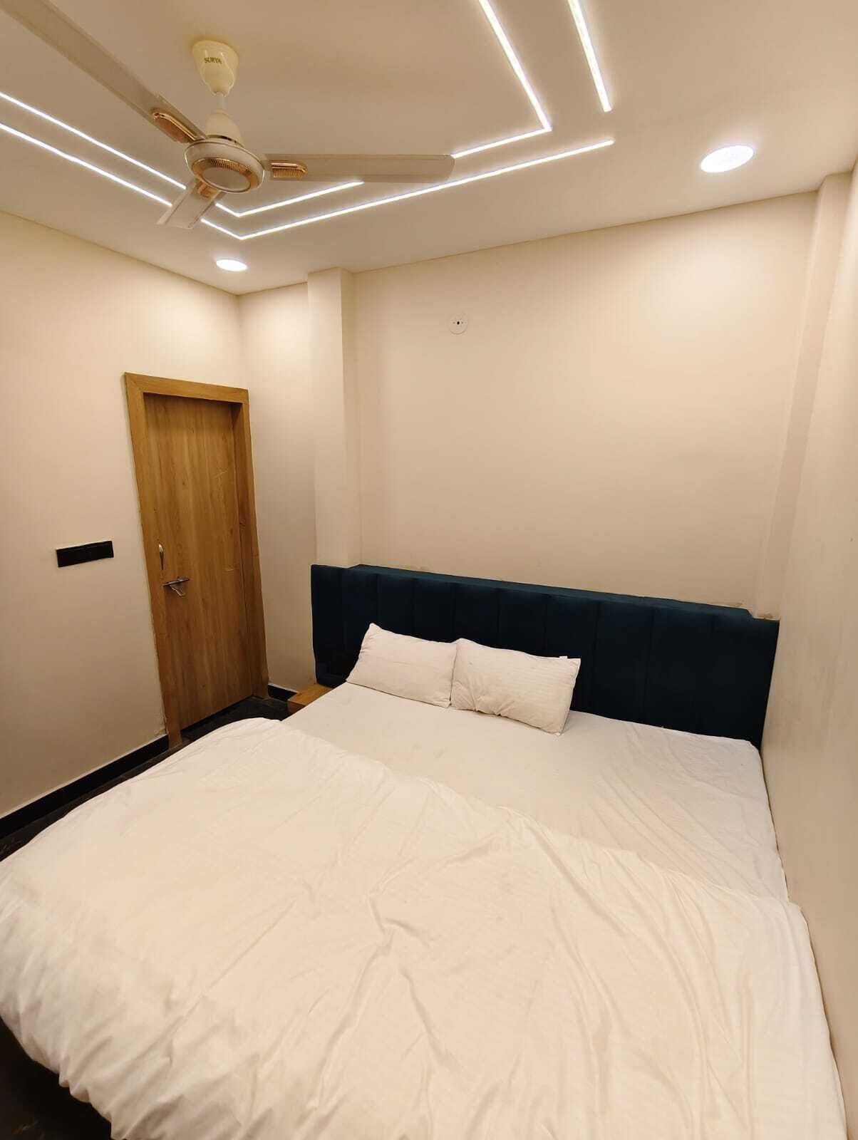 Double Room | In-room safe, desk, blackout drapes, free WiFi