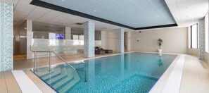 Indendørs pool