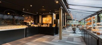 Your Ideal Stay Near Eindhoven! Indoor Pool, Free Parking, Onsite Dining!